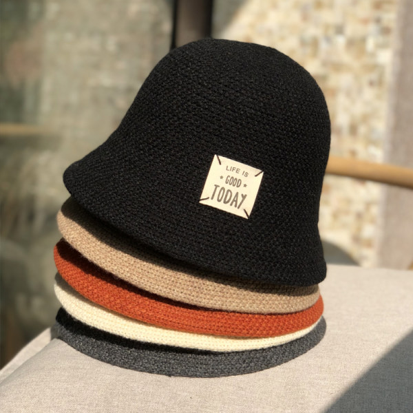 Pălărie de pescuit pentru femei cu emblemă