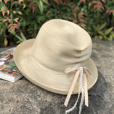 Pălărie de plajă pentru femei cu panglică