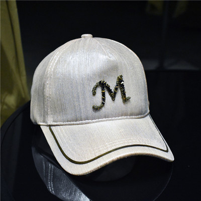 Palarie de dama cu vizor si element 3D