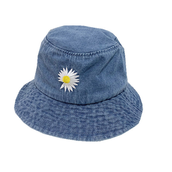 Pălărie din blugi de pescar cu margaretă brodată