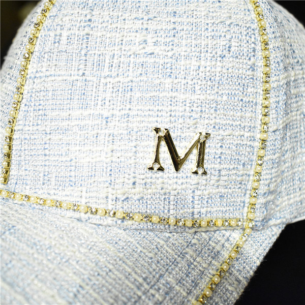 Palarie moderna de dama cu decor metalic