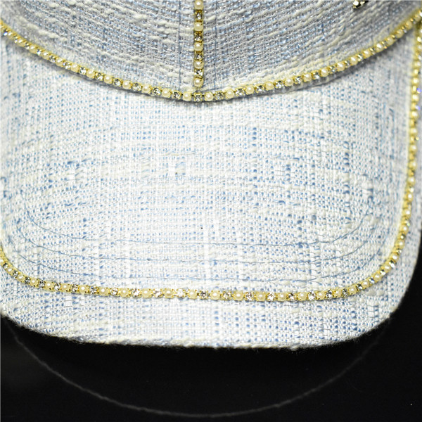 Palarie moderna de dama cu decor metalic