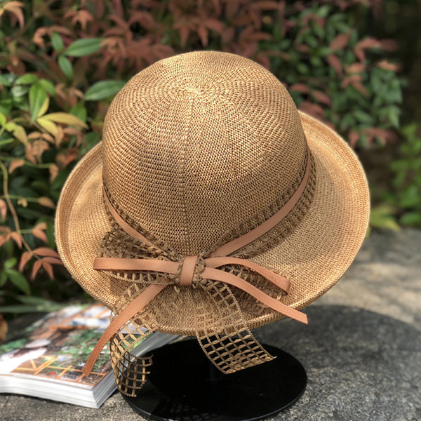Pălărie de paie pentru femei cu panglică