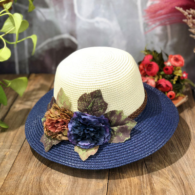 Palarie de vara de dama decorata cu flori si vizor