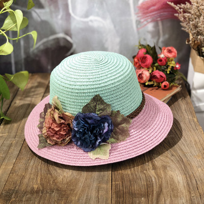 Palarie de vara de dama decorata cu flori si vizor