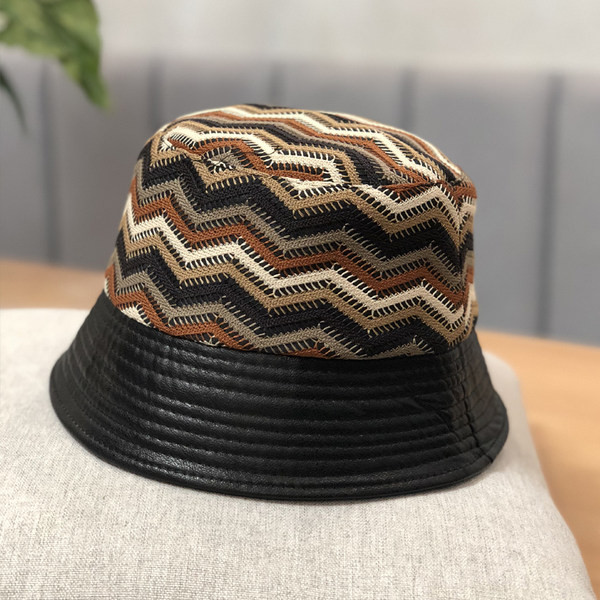 Palarie de dama in negru si maro