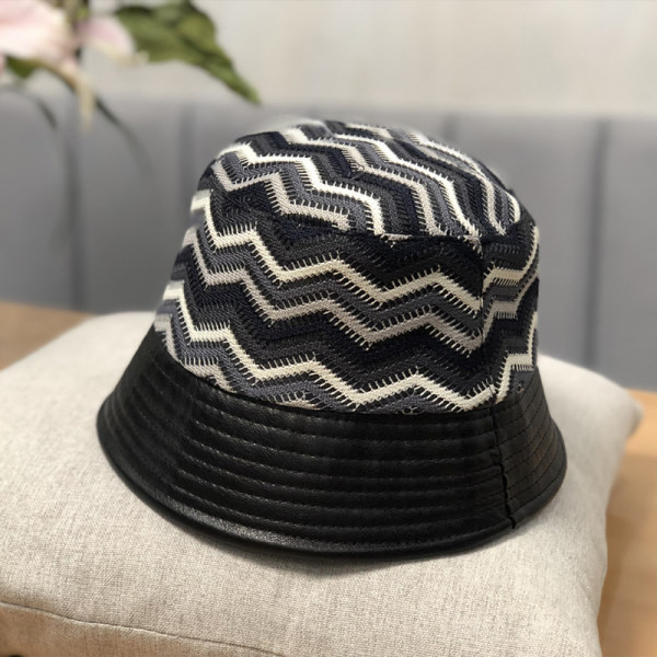 Palarie de dama in negru si maro