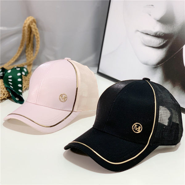 Pălărie cu vizor cu parte din plasă și decor metalic