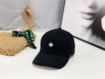 Pălărie de primăvară cu vizor pentru femei