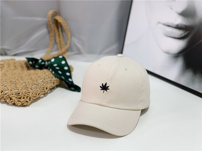 Pălărie de primăvară cu vizor pentru femei