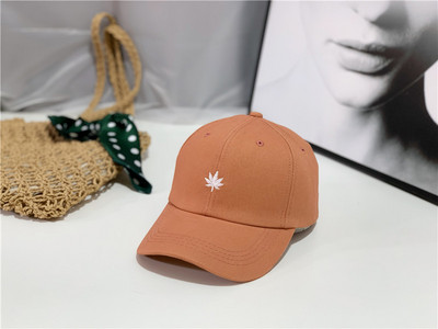 Pălărie de primăvară cu vizor pentru femei