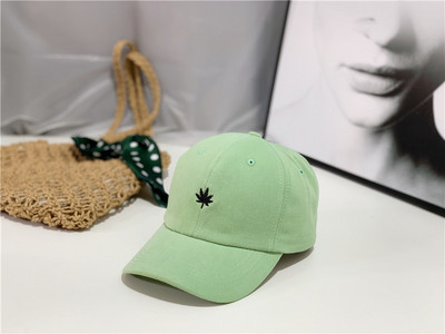 Pălărie de primăvară cu vizor pentru femei