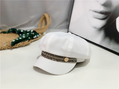 Palarie de dama bereta cu decor metalic