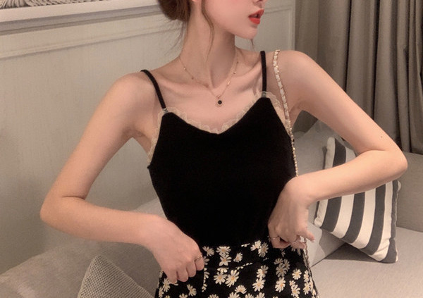 Maieu de dama cu dantela si bretele subtiri