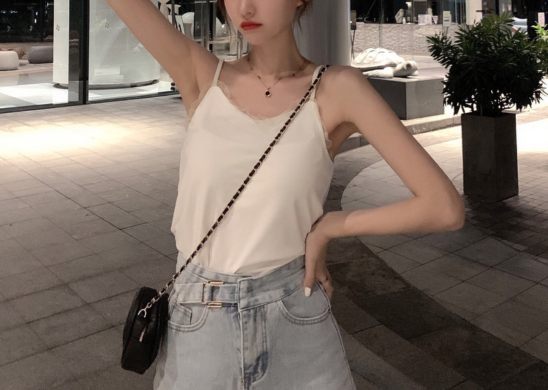 Maieu de dama cu dantela si bretele subtiri