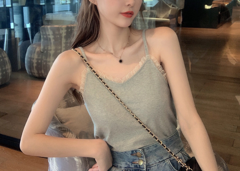 Maieu de dama cu dantela si bretele subtiri