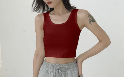 Κοντή γυναικεία αμάνικι μπλούζα με στρογγυλή λαιμόκοψη σε διάφορα χρώματα