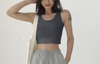 Κοντή γυναικεία αμάνικι μπλούζα με στρογγυλή λαιμόκοψη σε διάφορα χρώματα