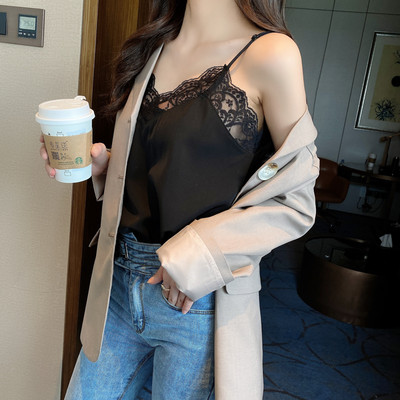 Maieu modern de damă cu bretele subțiri și dantelă