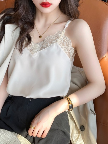 Maieu modern de damă cu bretele subțiri și dantelă