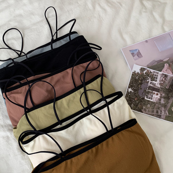 Kratki ženski top s tankim naramenicama i četvrtastim izrezom