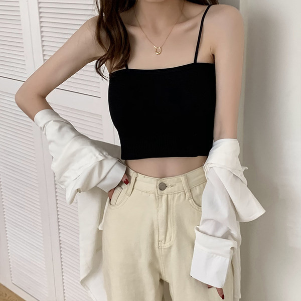 Kratki ženski top s tankim naramenicama i četvrtastim izrezom
