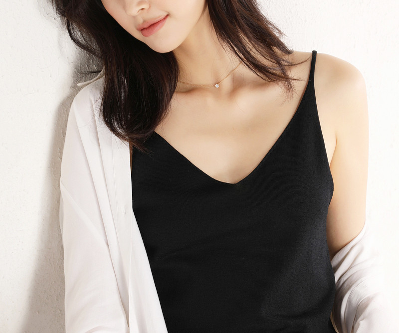 Maieu de damă din tricot subțire, cu decolteu spitz