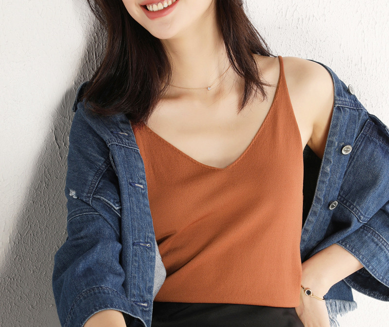 Maieu de damă din tricot subțire, cu decolteu spitz