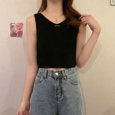 Maieu de damă cu emblemă și decolteu spitz