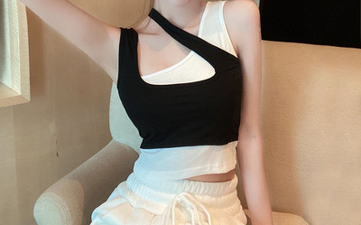 Actual maiou de damă cu bretele încrucișate