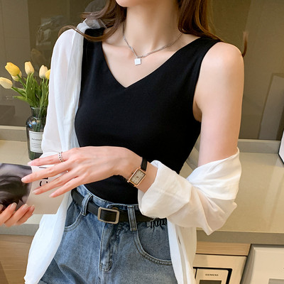 Maieu de damă cu bretele largi și decolteu spitz