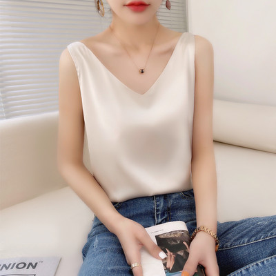 Γυναικεία αμάνικι μπλούζα σε διάφορα μοντέλα