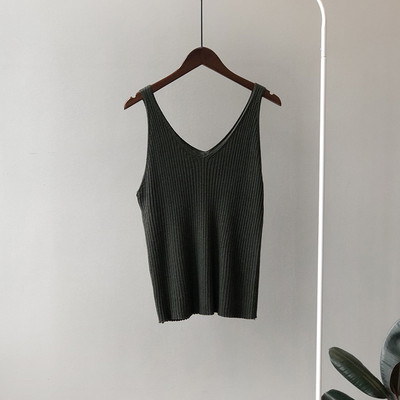 Γυναικείο καθημερινό μοντέρνο αμάνικο με λεπτά τιραντάκια με ντεκολτέ 