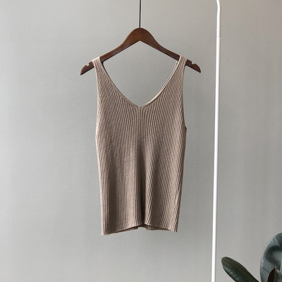 Γυναικείο καθημερινό μοντέρνο αμάνικο με λεπτά τιραντάκια με ντεκολτέ 