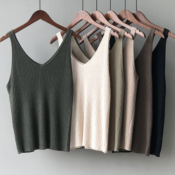 Γυναικείο καθημερινό μοντέρνο αμάνικο με λεπτά τιραντάκια με ντεκολτέ 