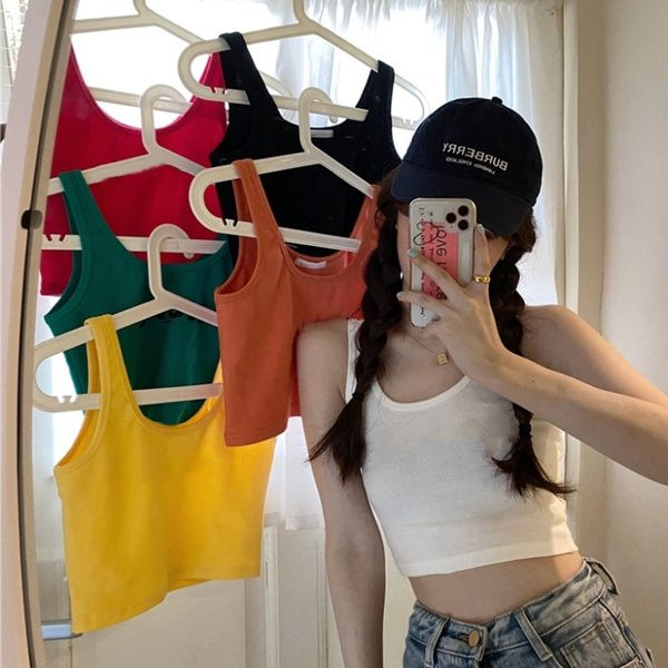 Noul model maiuu scurt cu bretele largi