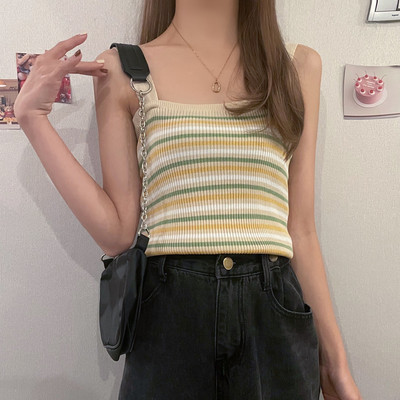 Maieu de damă în dungi, cu bretele largi și decolteu pătrat