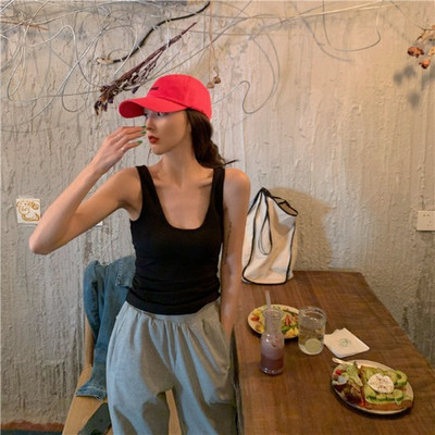 Γυναικεία αμάνικι μπλούζα με φαρδύ τιραντάκι