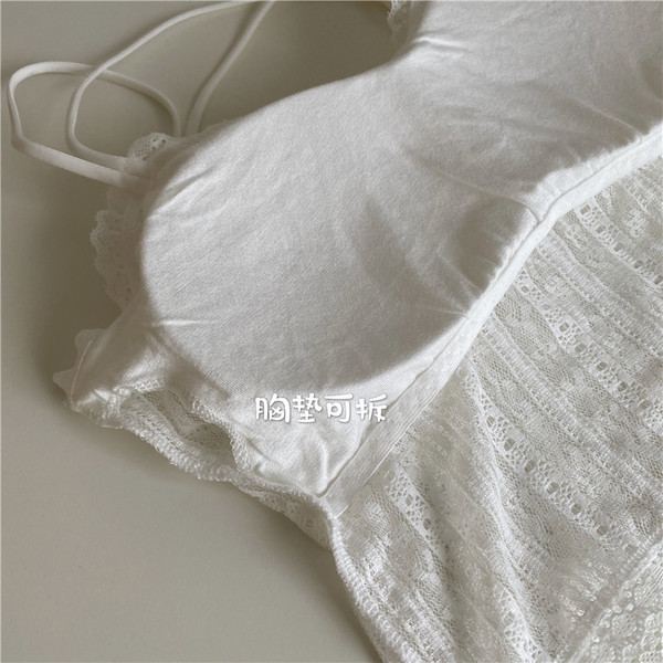 Top model scurt din dantelă cu căptușeală