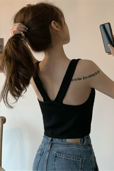 Top scurt cu bretele largi