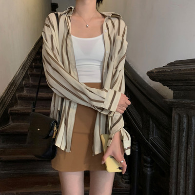 Γυναικείο καθημερινό μοντέρνο αμάνικο με λεπτά τιραντάκια 