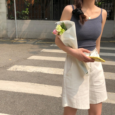 Γυναικείο καθημερινό μοντέρνο αμάνικο με λεπτά τιραντάκια 