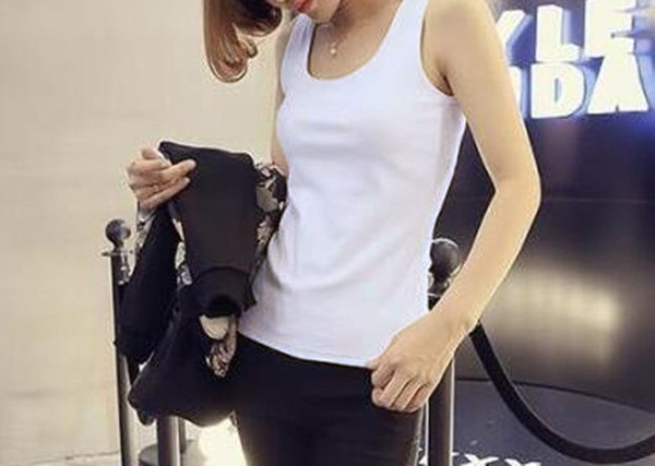 Moteriškas apatinis trikotažas su plonais ir plačiais dirželiais