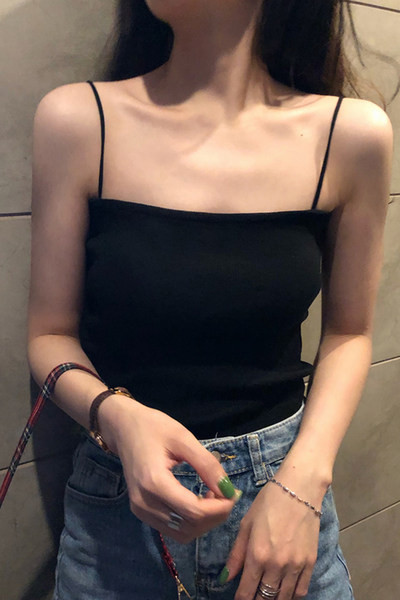 Moteriškas apatinis trikotažas su plonais petnešėlėmis ir kvadratine iškirpte