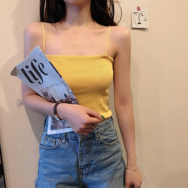 Moteriškas apatinis trikotažas su plonais petnešėlėmis ir kvadratine iškirpte