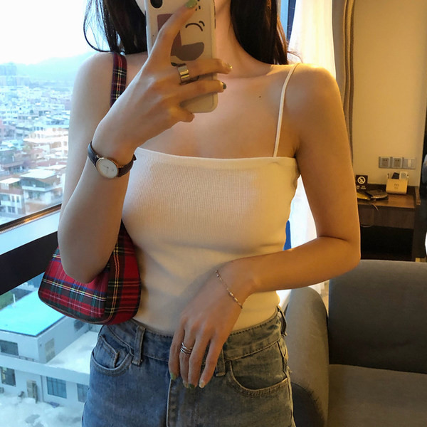 Moteriškas apatinis trikotažas su plonais petnešėlėmis ir kvadratine iškirpte