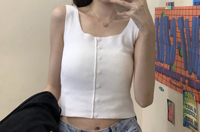 Dnevna majica bez rukava s gumbima i širokim naramenicama