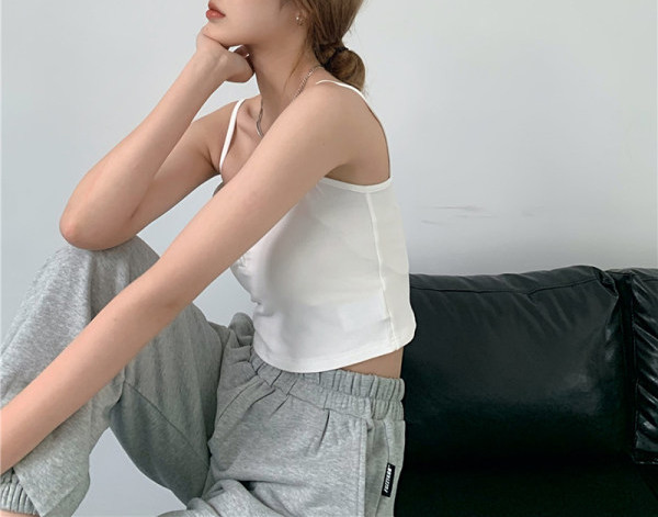 Top zilnic scurt cu nasturi