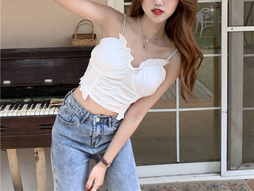 Top scurt asimetric cu bucle