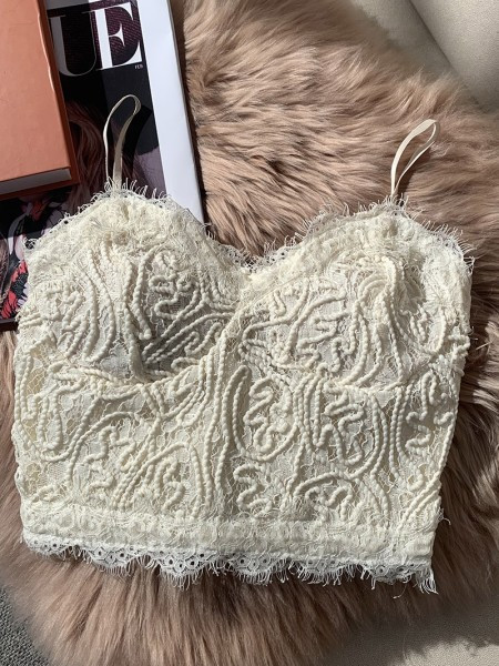 Bustiera scurta de dama cu dantela si bretele subtiri